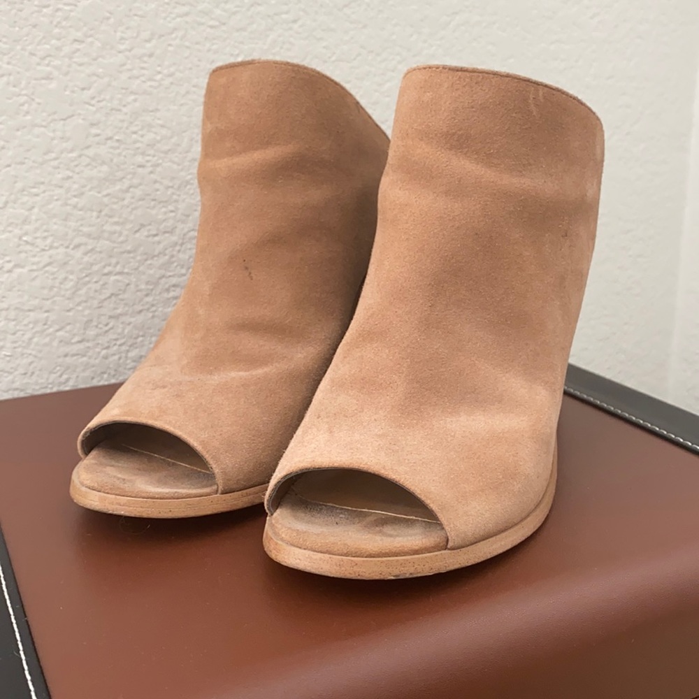 Steve Madden Nollla Tan Suede Peep Toe Mules